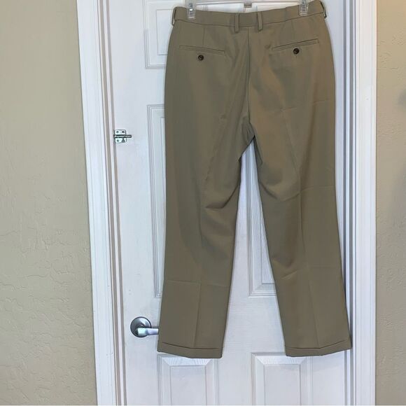 Haggar Men's Tan Chino Pants Classic Fit Size 34x30 - Picture 10 of 10